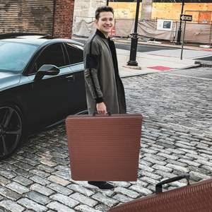 Table pliante portable de 4 pieds en rotin tressé marron pour une utilisation en intérieur et en extérieur - Product Image 5