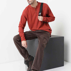 เสื้อยืดคอกลมถักแขนยาวสำหรับผู้ชายสีพื้นสวมใส่สบายทรงพอดีตัว - Product Image 2