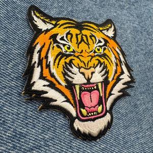 Parche bordado termoadhesivo de tigre de Bengala, aplique de animal salvaje rugiente - Product Image 3