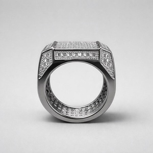 แหวนเพชรโมอิสซาไนต์ทรงเรขาคณิตแบบ Eternity Band ประดับเพชรแบบ Pave Setting เงินแท้ 925 สำหรับทุกเพศ เครื่องประดับหรูหราสำหรับผู้ชาย เหมาะเป็นของขวัญวันครบรอบ - Product Image 2
