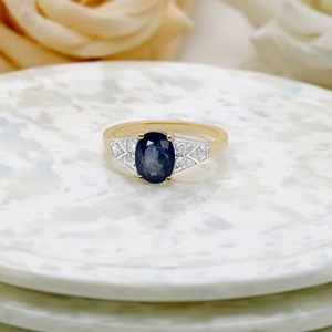 Bague en or jaune 14 carats avec saphir bleu et diamants, vente en gros |   Bague de fiançailles ovale en saphir pour femme, bijoux fins - Product Image 4
