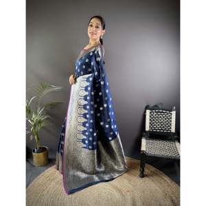 Sari de Seda Lichi Vaishali Banarasi - Sari Tradicional Tejido a Mano - Product Image 3