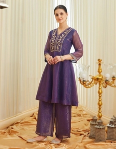 Conjunto KV de Kurti, Palazzo y Dupatta de Seda Pura para Mujer - Product Image 3