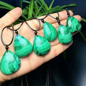 Pendentif en <span class=keywords><strong>malachite</strong></span> polie en gros pour <span class=keywords><strong>la</strong></span> décoration intérieure, Feng Shui, cadeau <span class=keywords><strong>de</strong></span> vacances unique - Product Image 3