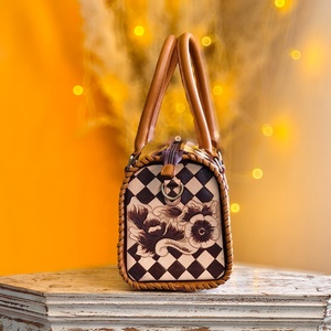 Sac de voyage en cuir véritable léger de luxe décontracté Venus Leathers, avec fermeture éclair et motif lettres, en polyester, pour femmes - Product Image 3