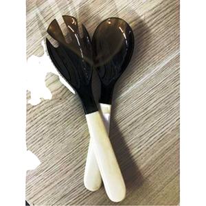 Juego de Cucharas para Ensalada de Cuerno de Búfalo Lacado a Mano, Juego de Servir Ensaladas de Madera Natural con 2 Espátulas, Utensilios Hechos a Mano Sostenibles - Product Image 1