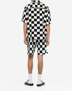 Chemise décontractée d'été pour homme en satin anti-plis à manches longues, col boutonné, couleur unie, motif sublimation - Product Image 2