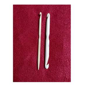 Aiguilles à tricoter en bois écologiques faites à la main avec un design simple pour le tricot et l'artisanat - Product Image 2