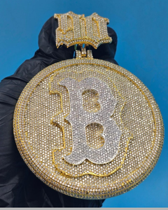 จี้ฮิปฮอปแบบกำหนดเอง เงินแท้ 925 ประดับโมอิสซาไนต์ จี้แบบ Iced Out พร้อมตัวล็อคแบบกำหนดเอง จี้สองสีพร้อมจี้ตัวอักษร จี้วงกลมสำหรับเป็นของขวัญ - Product Image 1