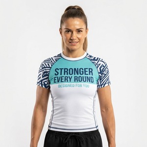 Fight Harder Rashguard ajusté pour femme à manches courtes, anti-transpiration, séchage rapide, imprimé noir et rose, vêtements de sport - Product Image 6