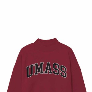 เสื้อสเวตเชิ้ตคอกลม UMASS ทรงปกติสำหรับผู้ชาย ผ้าถักแบบสวมใส่สบายๆ สำหรับฤดูใบไม้ร่วง สีดำ พิมพ์ลายตัวอักษรด้านหน้า โลโก้ ผ้าฝ้าย 100% แพ็ค 2 ชิ้น - Product Image 6
