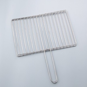 Pinza de malla de acero inoxidable para pescado y carne asados, ideal para barbacoa y verduras. - Product Image 5