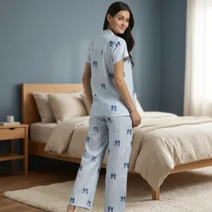 Ensemble de pyjama pour femmes, bleu rayé, imprimé nœud, manches courtes, boutons sur le devant, vêtements de nuit en coton, style printemps confortable - Product Image 2
