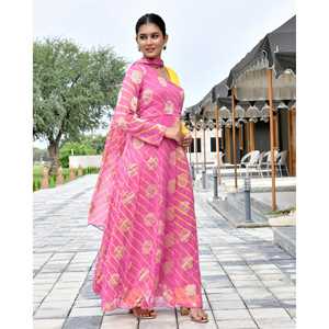 ชุดเซ็ตเลเฮริยาผ้าชีฟองพิมพ์ลายมือวาดสีชมพูวิบวับสำหรับผู้หญิง ไซส์ XS - Product Image 3