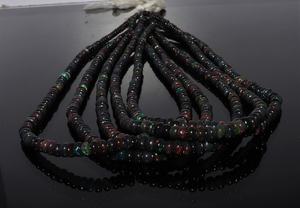 ลูกปัดโอปอลสีดำธรรมชาติคุณภาพเยี่ยม รูปทรงกลมเรียบ ขนาด 4-4.5 มม. โอปอลเอธิโอเปียเวโล ลูกปัดพลอยโอปอลสีดำเงางาม ขนาด 16 นิ้ว - Product Image 6