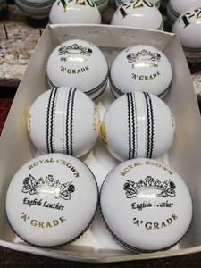 Balle de cricket en cuir blanc Royal Crown, conforme aux réglementations MCC, qualité supérieure, 5 1/2 oz, 50 overs, vente flash, balle dure en cuir - Product Image 6