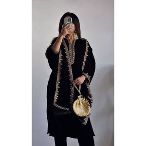 Conjunto de Traje de Fiesta XL con Trabajo de Hilo y Lentejuelas para un Look Elegante - Product Image 3