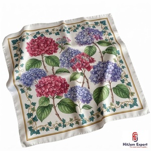 Écharpe carrée légère et douce pour femme, accessoire de mode, foulard imprimé personnalisé, fabricant textile OEM ODM, sur mesure Bali - Product Image 5