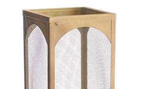 Venta al por Mayor de Faroles Metálicos con Acabado Dorado Brillante, Faroles de Metal para Velas, Decoración del Hogar y Exteriores, Hechos a Mano y Personalizados - Product Image 2