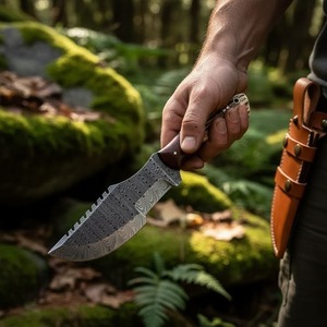 Couteau de survie artisanal en acier Damas avec manche en corne de cerf et étui en cuir, couteau d'extérieur - Product Image 4