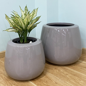 Jardinières personnalisées classiques minimalistes Japandi en fibre de verre écologiques pour la maison et le jardin, durables pour plantes d'intérieur/extérieur - Product Image 4