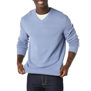 Pull essentiel bleu ciel à col en V pour homme, tricot léger effet cachemire, idéal pour les tenues décontractées ou professionnelles. - Product Image 1