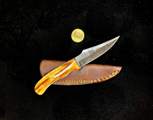 Couteau artisanal personnalisable en acier Damas avec manche en os et cor et étui en cuir disponible chez ZA Damascus Maker - Product Image 3
