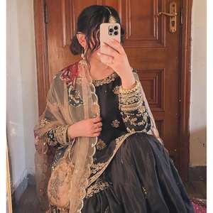 Ensemble de costumes de soirée pour femmes de créateur, y compris haut bas et Dupatta - Product Image 6