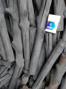 Charbon de bois noir de mangrove de haute qualité du fournisseur vietnamien pour barbecue et grillades – Combustion propre, couleur noire naturelle - Product Image 6
