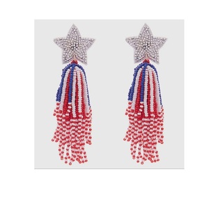 Drapeaux à suspendre brodés, motifs de Noël festifs personnalisables, perles de rocaille, accepte les logos personnalisés par MULTI CRAFT - Product Image 1
