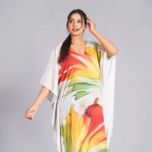 ชุดเดรสยาวลายดอกไม้สีน้ำสดใส - Product Image 1