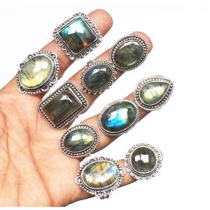 Bagues élégantes pour femmes en laiton fait main, plaquées argent, avec cristal, pierre précieuse naturelle labradorite cabochon, bagues élégantes de créateur - Product Image 1