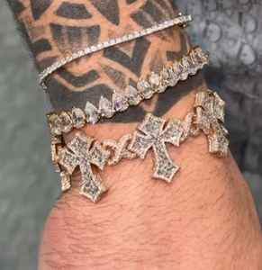 ชุดกำไลข้อมือทองชุบประดับเพชรแบบยูนิเซ็กซ์ พร้อมจี้รูปดอกไม้และกากบาท ประดับเพชรธรรมชาติเจียระไนแบบบริลเลียนท์ สำหรับใช้ในชีวิตประจำวัน RAMDUT IMPEX - Product Image 2