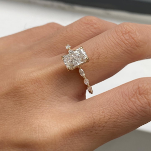 Anillo de Compromiso y Boda de Alta Calidad con Zirconia de 2.30 Quilates, Chapado en Oro Rosa sobre Plata, Corte Radiante, Joyería Moderna para Regalo o Fiesta - Product Image 6