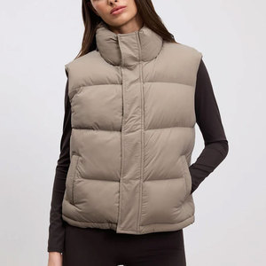 Gilet de sport léger et tendance pour femmes avec tissu respirant et style actif confortable pour tous les jours - Product Image 1