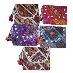 Sac à bandoulière en coton Banjara de bohème de grande capacité pour femmes sac à bandoulière coloré brodé avec miroir pompons de travail - Product Image 5
