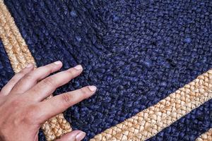 Tapis en jute tressé fait main bleu marine en gros pour salon, chambre, hôtel, décoration intérieure - Product Image 5