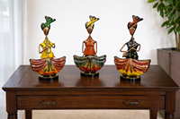 Figurines de musiciens assis en fer indien, design moderne, faites à la main, écologiques, durables, lot de 3, personnalisables, décoration intérieure