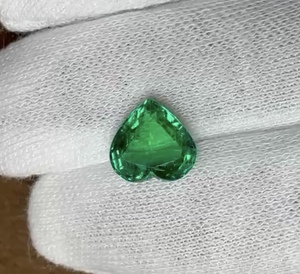 High Quality Heart Cut Green Emerald Lab Grown Loose Gemstone Zambian Colombian for Ring Pendant - Product Image 3