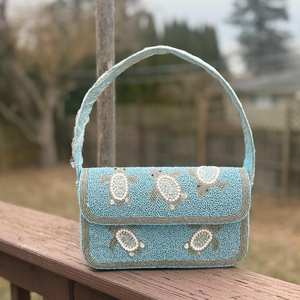 Sac à main décontracté en perles de verre colorées certifiées MS Handicraft, fait main en Inde, forme personnalisée - Product Image 1