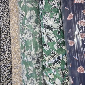 Lot de stock Jenny. Lot de tissus imprimés en mousseline de Corée, textiles variés, motifs imprimés, hijab, robe, vêtements variés - Product Image 3