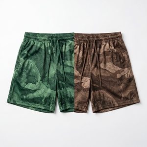 Shorts de sport pour hommes personnalisés avec motif de carreaux de piscine glacés, en maille, sublimation, pour l'entraînement au basketball - Product Image 2