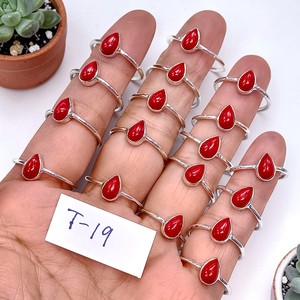 Bagues en argent 925 estampillées faites à la main, légères, avec pierre précieuse corail rouge, pour soirée - Product Image 1