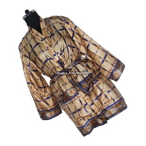 KS011 Kimono court en soie vintage pour femme, style bohème, ample, imprimé floral coloré, idéal pour la plage et les vacances - Product Image 5