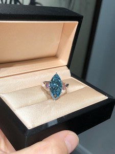 Bague à trois pierres en moissanite bleue taille marquise 2 carats, en argent 925 original, bijou moderne et raffiné, idéal pour les fiançailles - Product Image 5