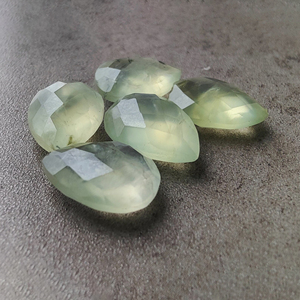Piedra Preciosa Natural de Prehnita, Corte Briolette, Forma de Pera, Calibrada, Tamaños Personalizados Disponibles - Product Image 3