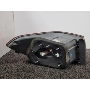 Feu arrière combiné extérieur droit d'occasion Cadenza OEM 924023R000 - Product Image 6