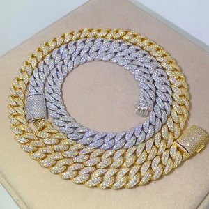 Cadena cubana de eslabones sólidos de gama alta con diamantes de moissanita VVS en plata 925 con acabado de oro blanco de 14 quilates y motivo de flores - Product Image 5