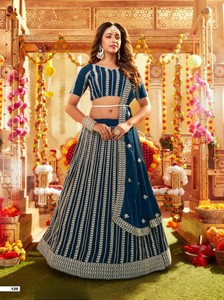 ชุดเลเฮนกาโชลีแบบกึ่งสำเร็จรูปของ Georgette ประดับด้วยงานปักเลื่อมและด้าย งานทันสมัยสำหรับงานปาร์ตี้ งานแต่งงาน งานดิวาลี ความยาวระดับพื้น - Product Image 5