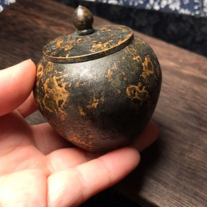 Elegant & Decorative Large Size Top Design Golden Metal Vase Flower Decoration Ginger Jar With Beautiful Lid Round Shape - Product Image 1